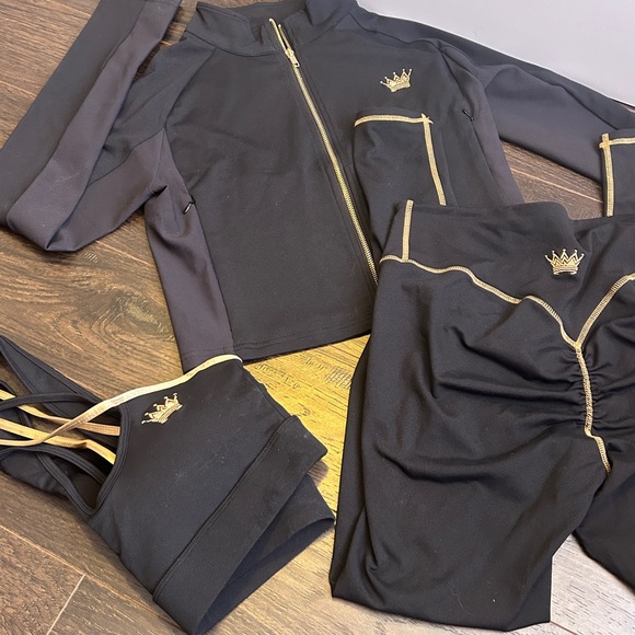 Activewear Set - Picture 4 of 8